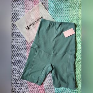 BNWT Poshdivah Maternity bike shorts